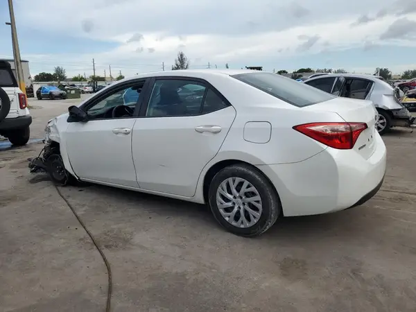 5YFBURHE8KP936815 2019 TOYOTA COROLLA - Image 2