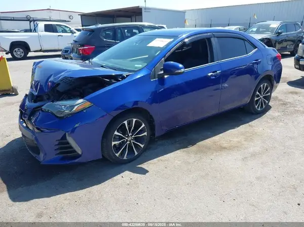5YFBURHE8KP939794 2019 TOYOTA COROLLA - Image 2
