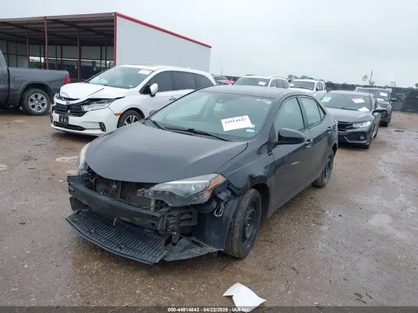 5YFBURHE8KP941027 2019 TOYOTA COROLLA - Image 2