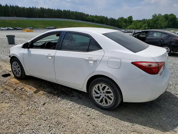 5YFBURHE8KP941853 2019 TOYOTA COROLLA - Image 2