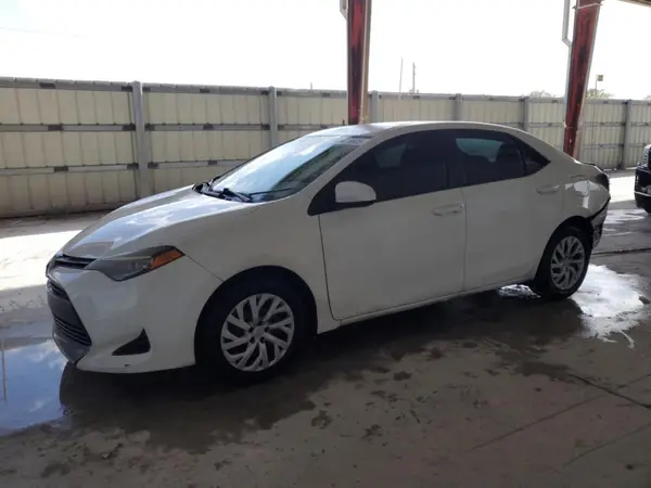 5YFBURHE8KP942582 2019 TOYOTA COROLLA - Image 1