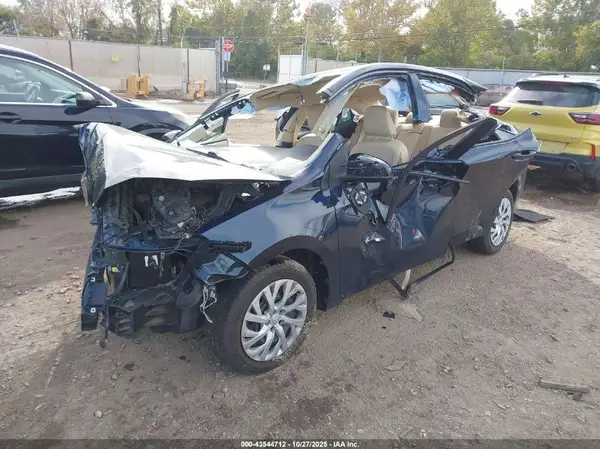 5YFBURHE8KP943330 2019 TOYOTA COROLLA - Image 2