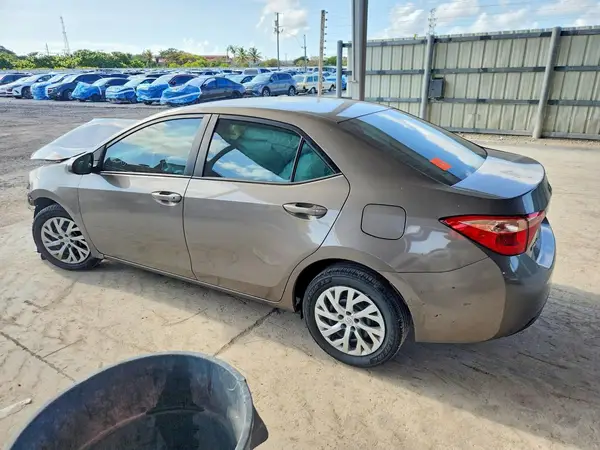 5YFBURHE8KP944042 2019 TOYOTA COROLLA - Image 2