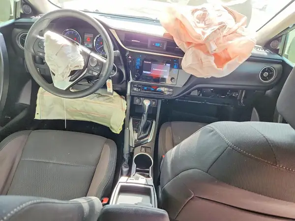 5YFBURHE8KP944042 2019 TOYOTA COROLLA - Image 8