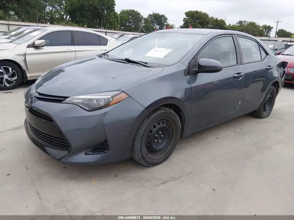 5YFBURHE8KP944977 2019 TOYOTA COROLLA - Image 2