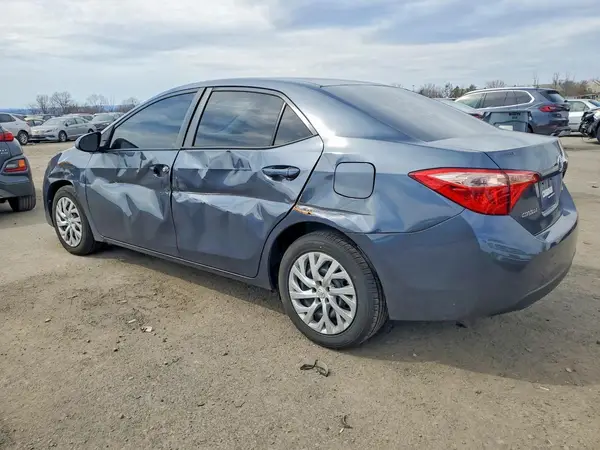 5YFBURHE8KP946700 2019 TOYOTA COROLLA - Image 2
