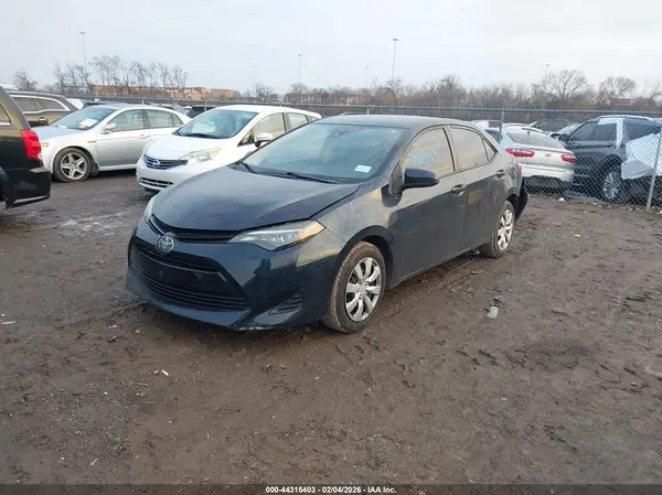 5YFBURHE8KP948303 2019 TOYOTA COROLLA - Image 2