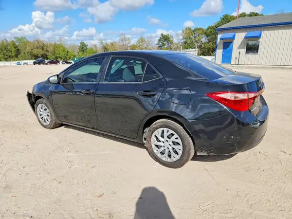 5YFBURHE8KP948446 2019 TOYOTA COROLLA - Image 2