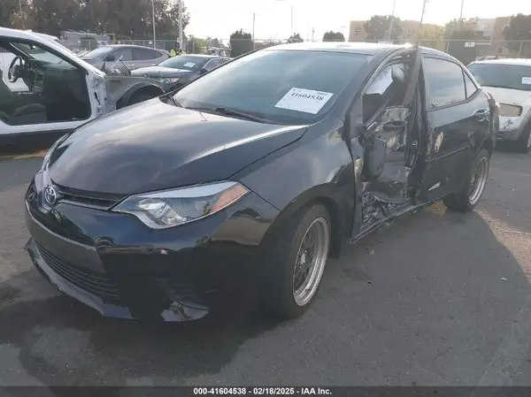 5YFBURHE9GP367724 2016 TOYOTA COROLLA - Image 2