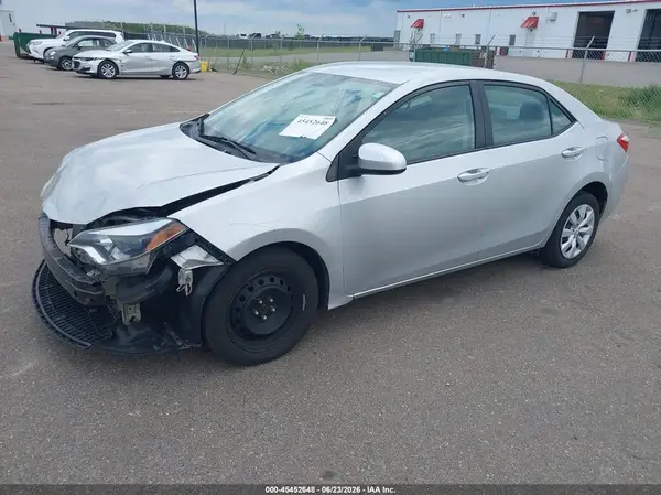 5YFBURHE9GP368968 2016 TOYOTA COROLLA - Image 2