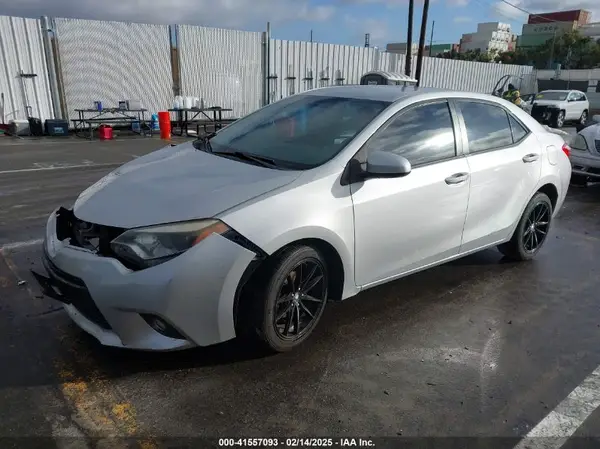 5YFBURHE9GP375399 2016 TOYOTA COROLLA - Image 2