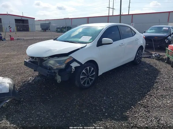 5YFBURHE9GP377170 2016 TOYOTA COROLLA - Image 2