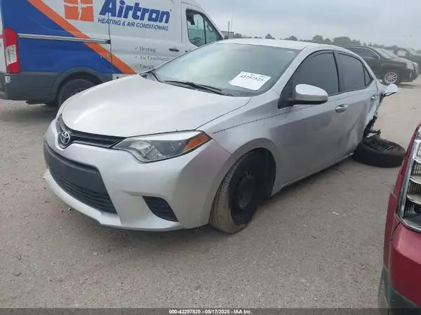 5YFBURHE9GP380117 2016 TOYOTA COROLLA - Image 2