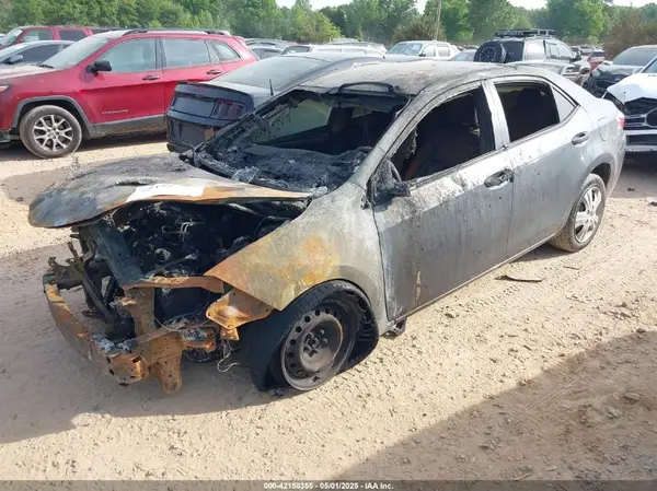 5YFBURHE9GP382739 2016 TOYOTA COROLLA - Image 2