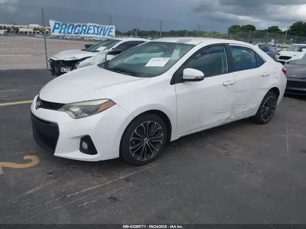 5YFBURHE9GP385219 2016 TOYOTA COROLLA - Image 2