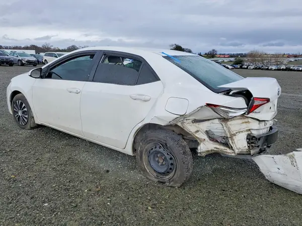 5YFBURHE9GP387293 2016 TOYOTA COROLLA - Image 2