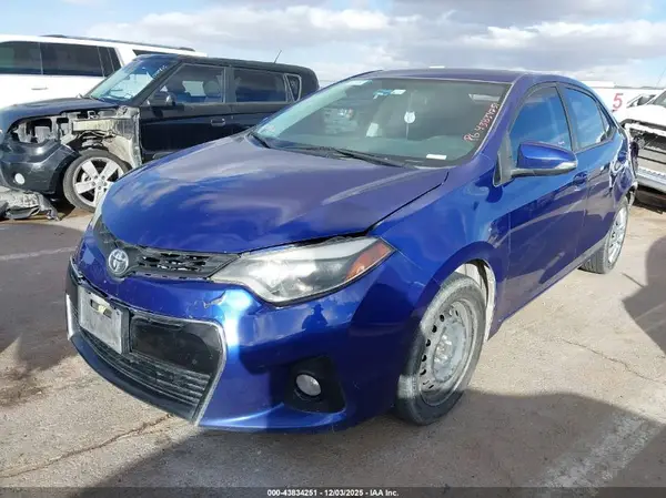 5YFBURHE9GP396415 2016 TOYOTA COROLLA - Image 2