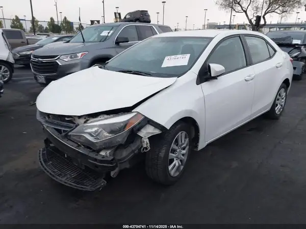 5YFBURHE9GP398987 2016 TOYOTA COROLLA - Image 2