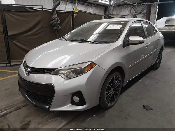 5YFBURHE9GP399864 2016 TOYOTA COROLLA - Image 2