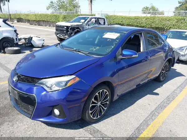 5YFBURHE9GP402097 2016 TOYOTA COROLLA - Image 2