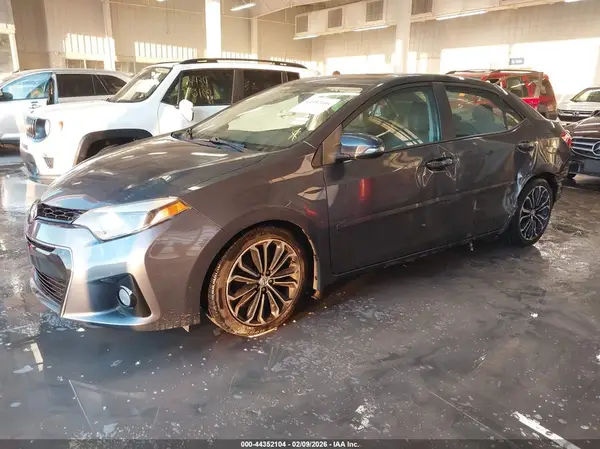 5YFBURHE9GP403332 2016 TOYOTA COROLLA - Image 2