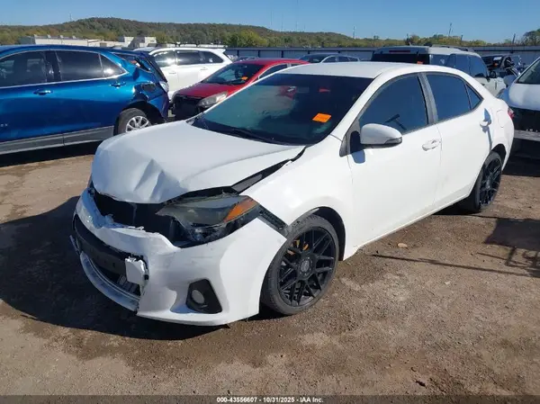 5YFBURHE9GP406022 2016 TOYOTA COROLLA - Image 2