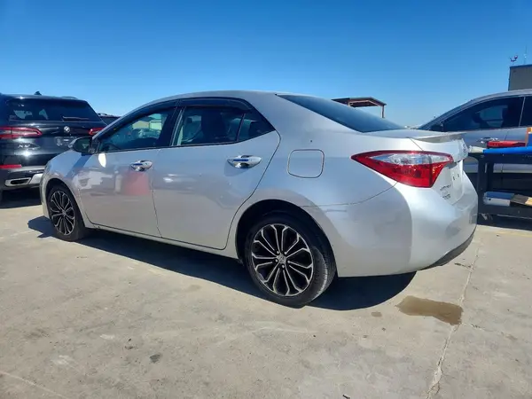 5YFBURHE9GP411866 2016 TOYOTA COROLLA - Image 2