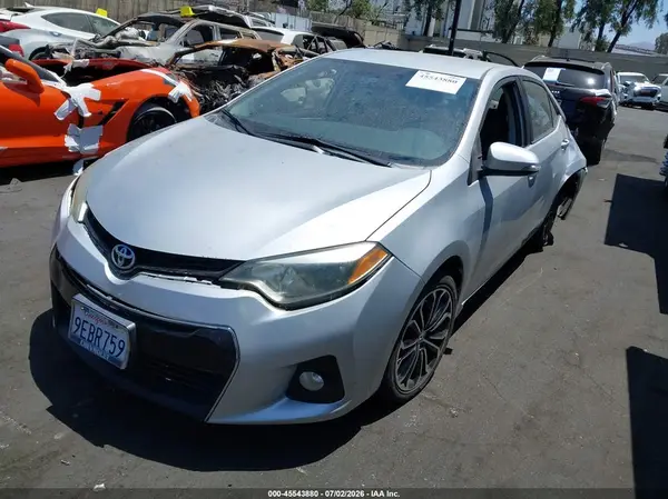 5YFBURHE9GP419725 2016 TOYOTA COROLLA - Image 2