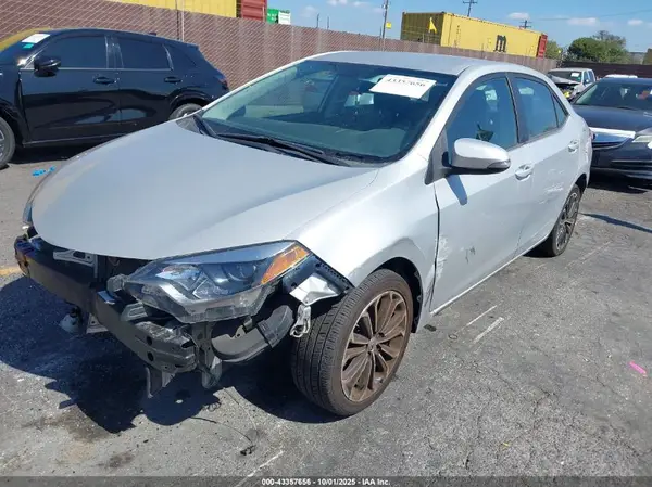 5YFBURHE9GP420714 2016 TOYOTA COROLLA - Image 2