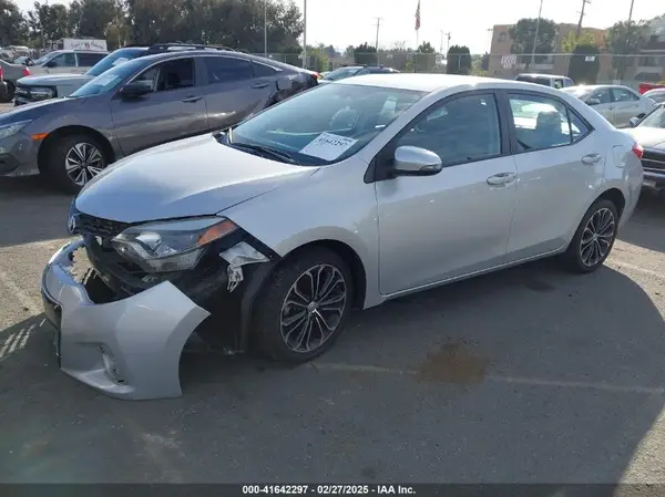 5YFBURHE9GP422091 2016 TOYOTA COROLLA - Image 2