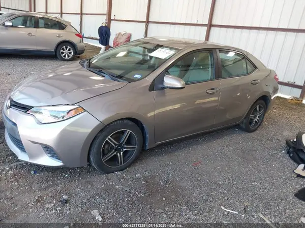 5YFBURHE9GP434628 2016 TOYOTA COROLLA - Image 2