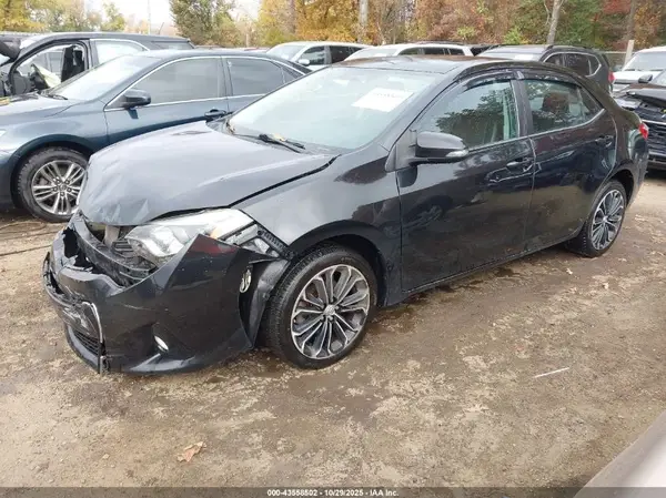 5YFBURHE9GP436637 2016 TOYOTA COROLLA - Image 2