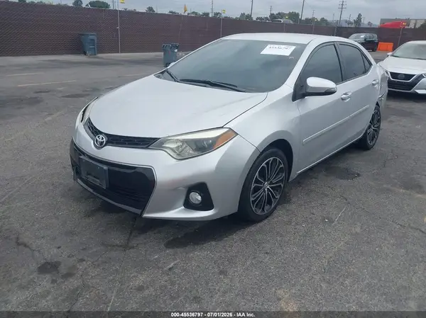 5YFBURHE9GP441918 2016 TOYOTA COROLLA - Image 2