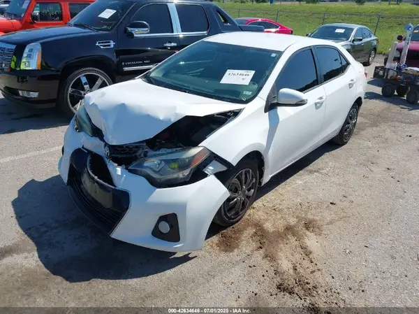 5YFBURHE9GP442146 2016 TOYOTA COROLLA - Image 2