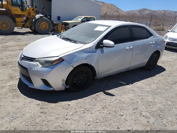 5YFBURHE9GP450831 2016 TOYOTA COROLLA - Image 2