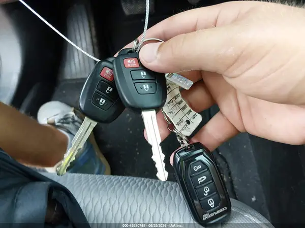 5YFBURHE9GP455298 2016 TOYOTA COROLLA - Image 8