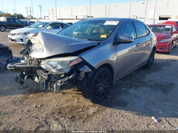5YFBURHE9GP457875 2016 TOYOTA COROLLA - Image 2
