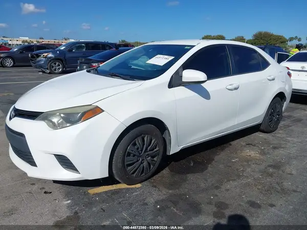 5YFBURHE9GP464082 2016 TOYOTA COROLLA - Image 2