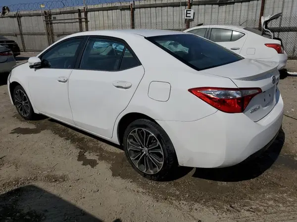 5YFBURHE9GP465703 2016 TOYOTA COROLLA - Image 2
