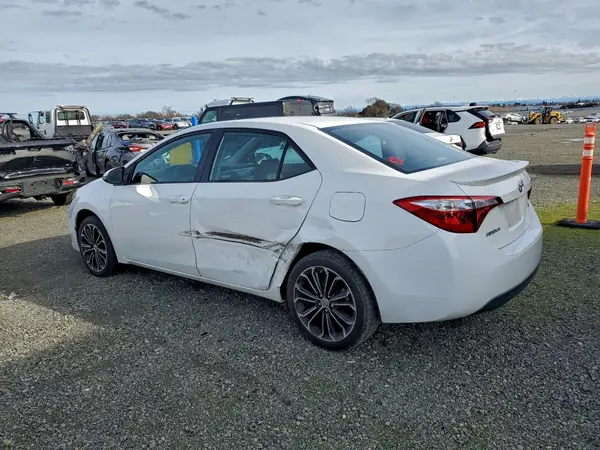 5YFBURHE9GP469671 2016 TOYOTA COROLLA - Image 2