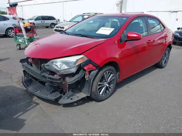 5YFBURHE9GP476684 2016 TOYOTA COROLLA - Image 2