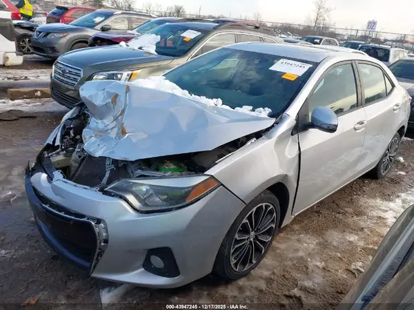 5YFBURHE9GP478709 2016 TOYOTA COROLLA - Image 2