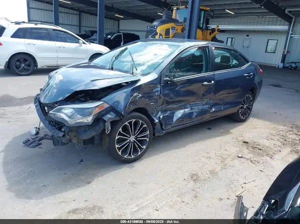 5YFBURHE9GP484039 2016 TOYOTA COROLLA - Image 2