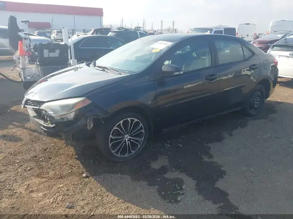 5YFBURHE9GP485112 2016 TOYOTA COROLLA - Image 2