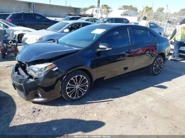 5YFBURHE9GP490021 2016 TOYOTA COROLLA - Image 2