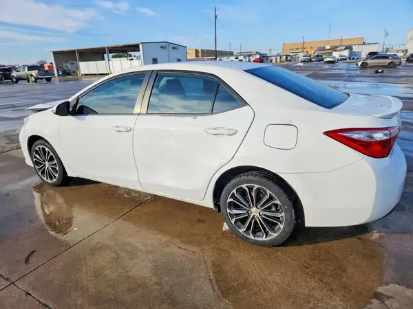 5YFBURHE9GP491900 2016 TOYOTA COROLLA - Image 2