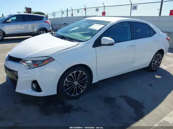 5YFBURHE9GP494425 2016 TOYOTA COROLLA - Image 2