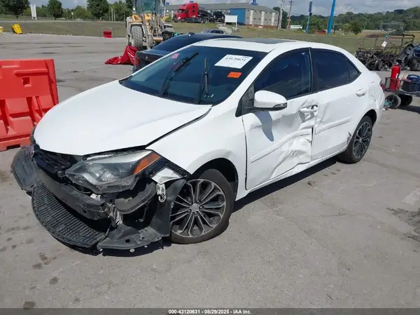 5YFBURHE9GP506007 2016 TOYOTA COROLLA - Image 2