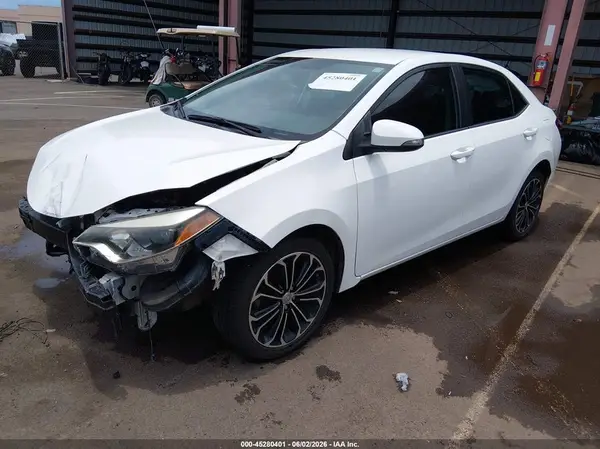 5YFBURHE9GP507755 2016 TOYOTA COROLLA - Image 2