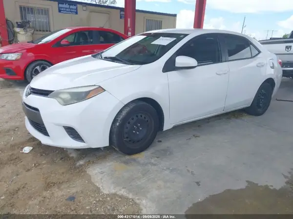 5YFBURHE9GP518058 2016 TOYOTA COROLLA - Image 2